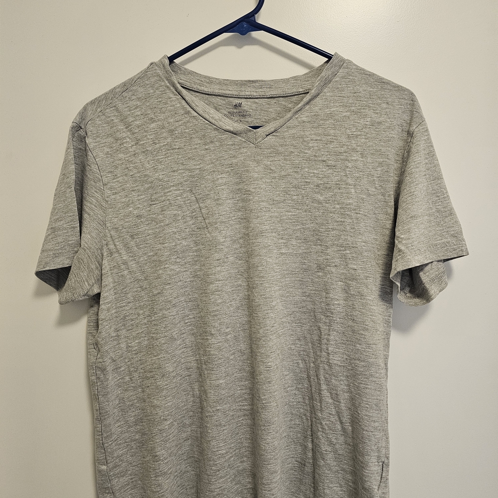 H&M Light Gray V-Neck Men's Tee